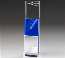 Acryltrophäe "Modern Step Award": "Modern Step Award" - Acryltrophäe in 3 Farben und durch stufenförmigen Aufb