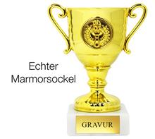 Minicup: Kleiner Pokal auf blau-marmoriertem PVC-Sockel.