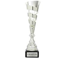 Pokal: Pokal mit exklusiver Rot-Goldener Schale.
