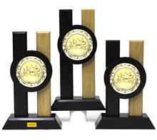 Holzaufsteller inkl. Platte Ø70mm u. Bowlingsymbol "RI021": 2-färbiger Holzaufsteller inkl. Metallplatte Ø70mm und "Bowlingsymbol" Ø50mm