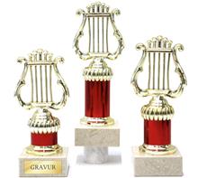 Trophäe inkl. Figur "F113": Trophäe inkl. plastischer, goldener Figur "MUSIK - LYRA".