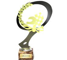 Motorsport-Trophäe Metall: Exklusive, moderne Motorsport-Trophäe in Metallausführung.